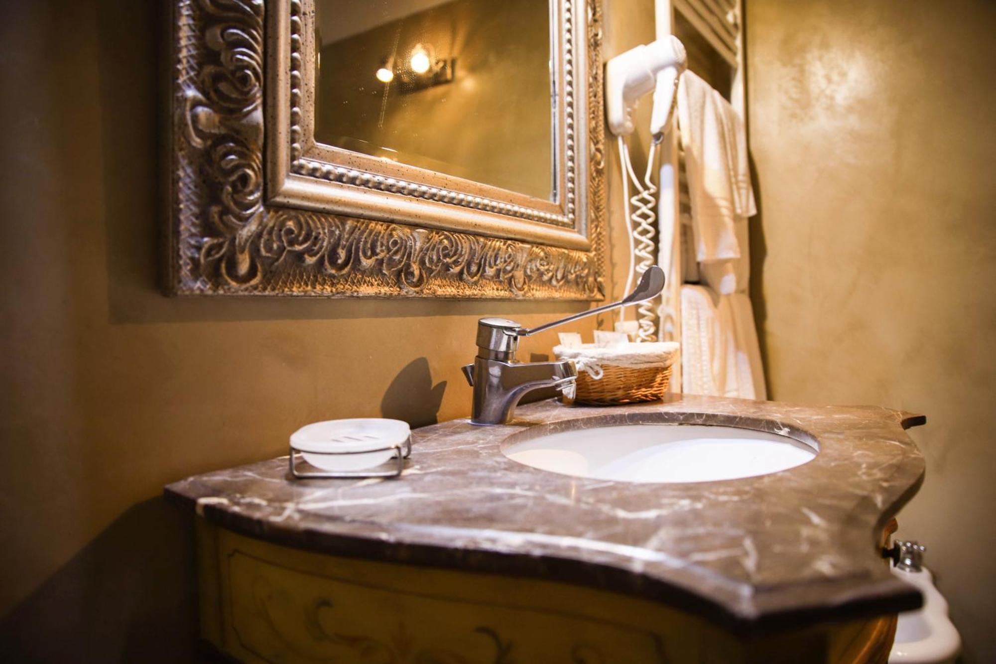 Country House Poggio Aione Guest House Catabbio Ngoại thất bức ảnh